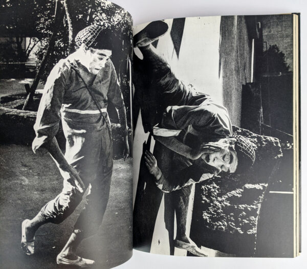 Oni no odori: daido geinin no kiroku / Demon Dance: A Record of Street Performances - Image 3