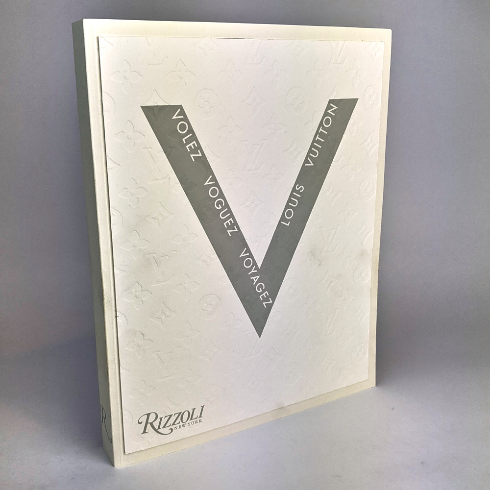 Louis Vuitton “Volez Voguez Voyagez” Exhibit booklet + FREE SHIPPING